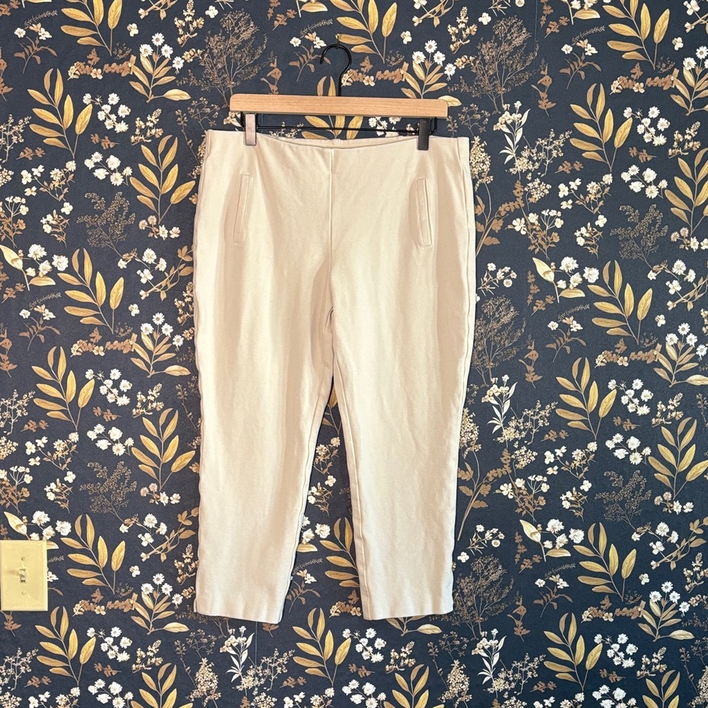 Chico's Cream Pull-On Ankle Pants Size 1.5 - Picture 1 of 9